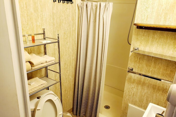 Room 7 of 31