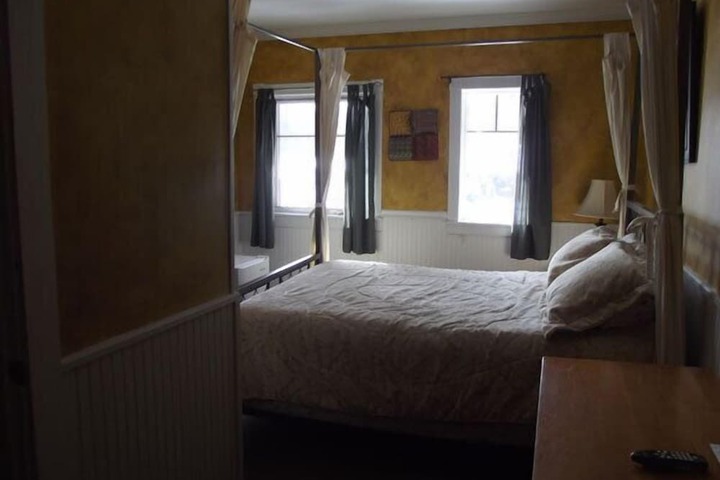 Room 21 of 27