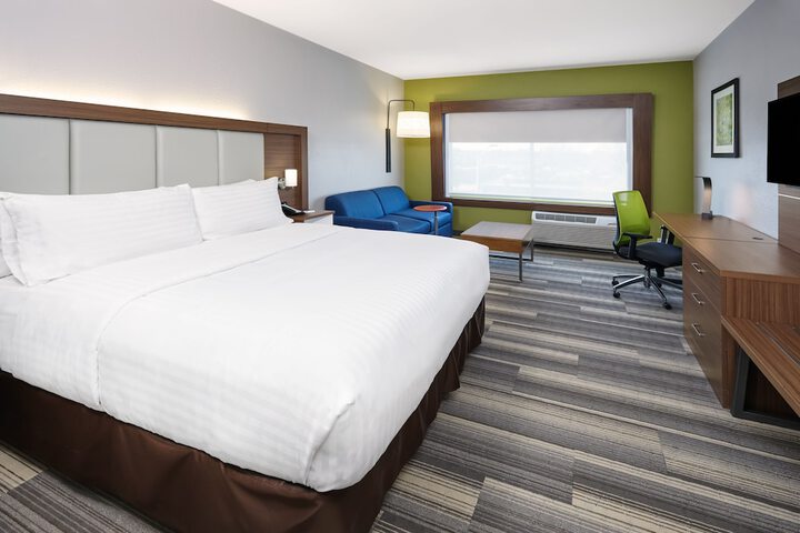 Room 16 of 38