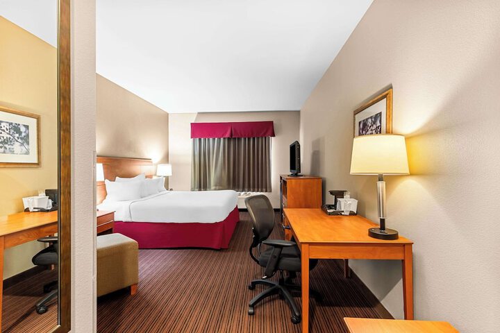 Room 20 of 39