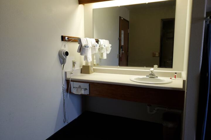 Super 8 by Wyndham Belgrade / Bozeman Airport
