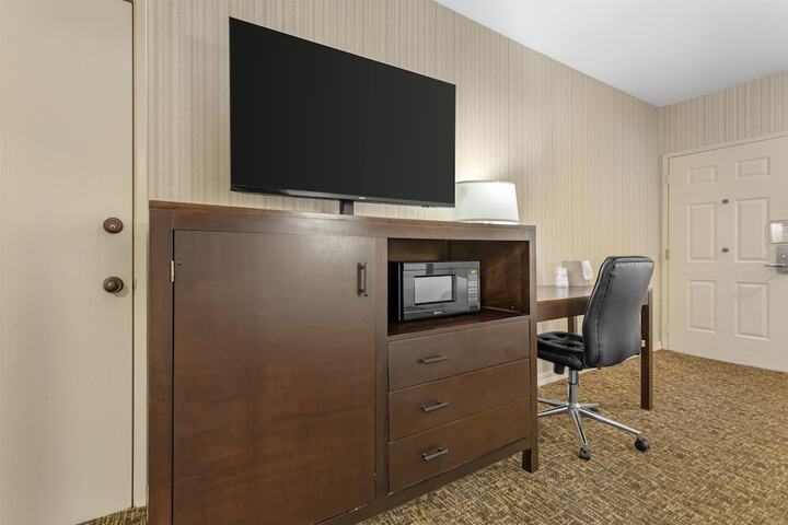 Best Western Plus Big America