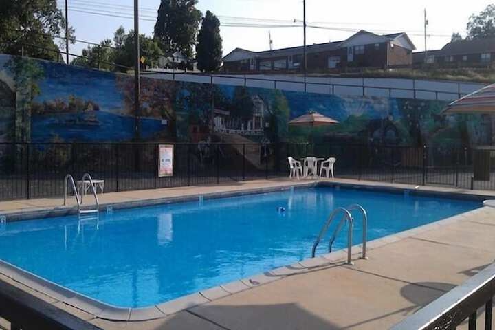 Pool 10 of 33