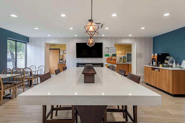 Breakfast/Coffee Service 29 of 30