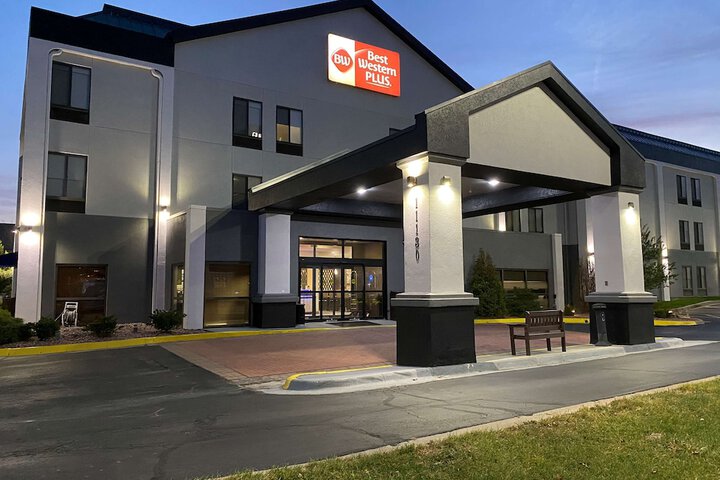 Hotel 2 of 33