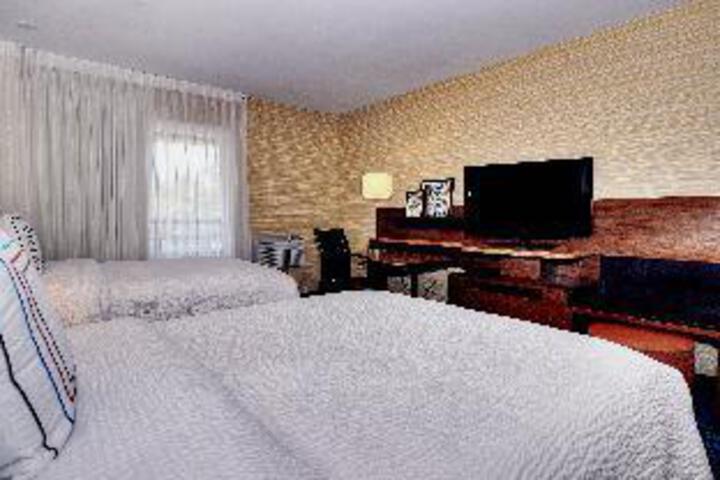 Room 5 of 8
