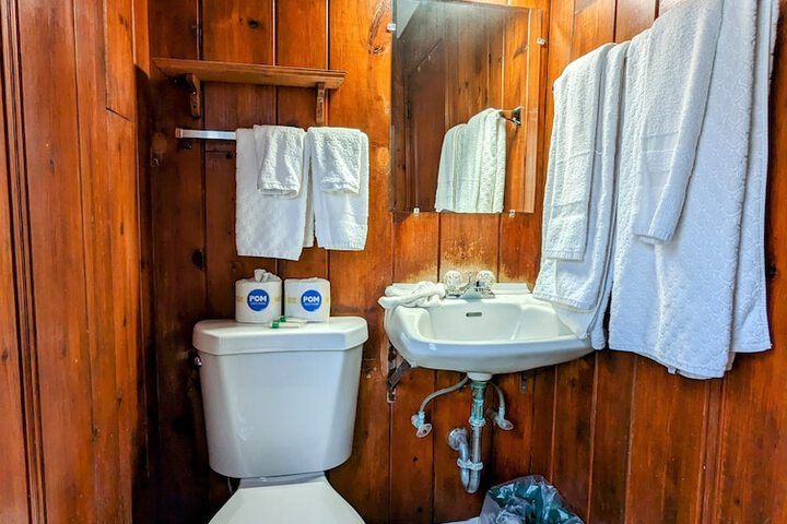 Room 25 of 140