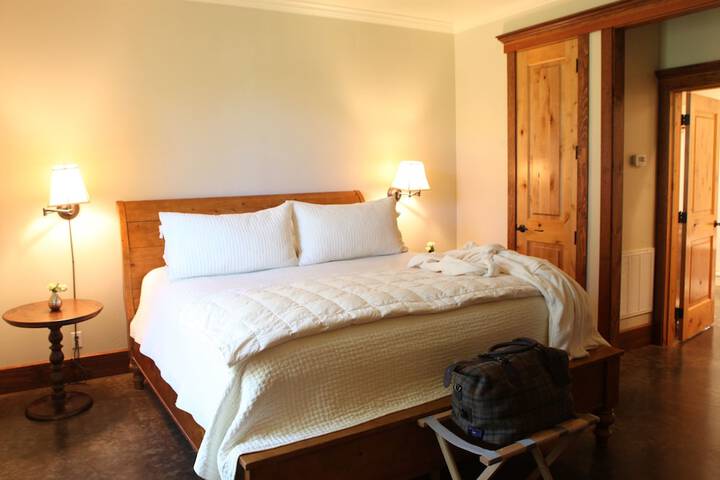 Room 73 of 105
