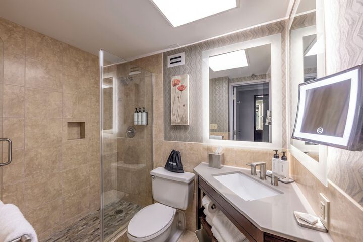 Crowne Plaza Knoxville Downtown University by IHG