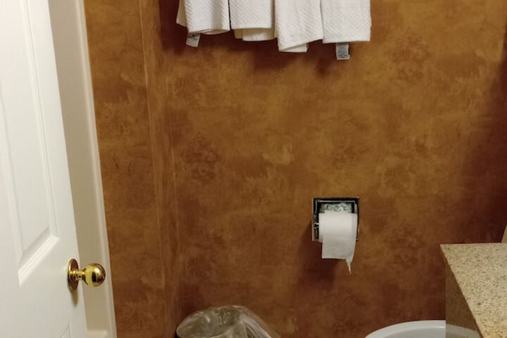 Quality Inn & Suites Somerset Downtown