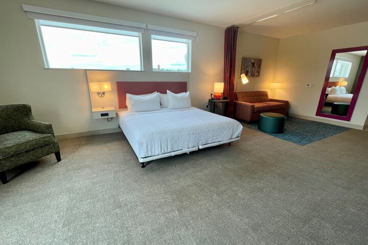 Room 14 of 37