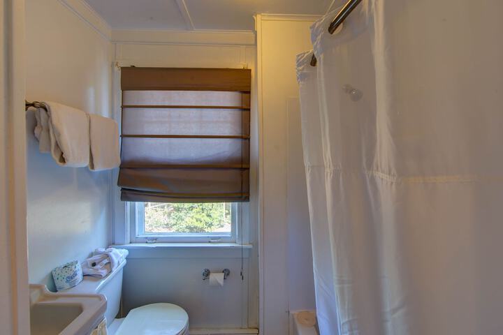 Room 125 of 309