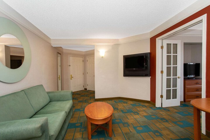 Room 18 of 31