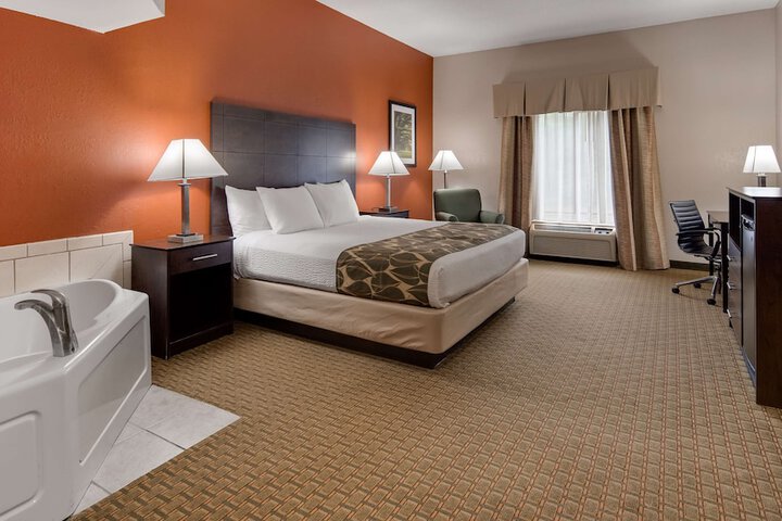 Room 8 of 25