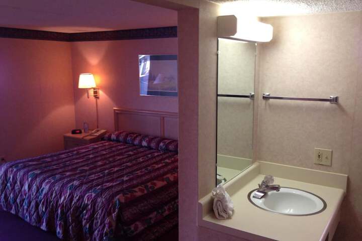 Room 16 of 39