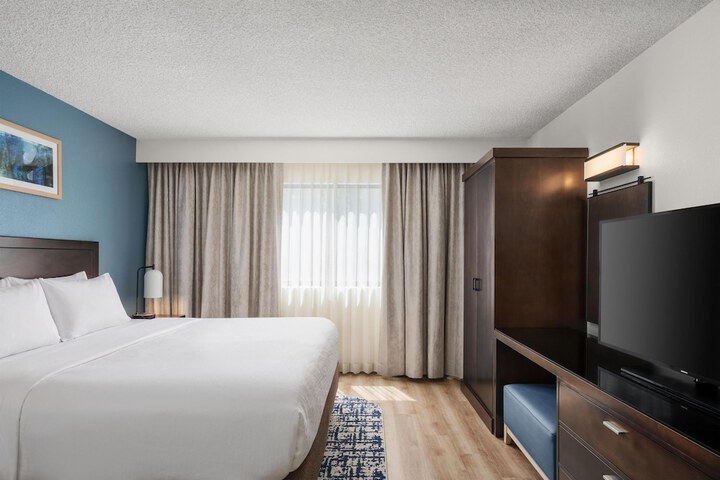 Embassy Suites by Hilton Seattle Tacoma International Airport