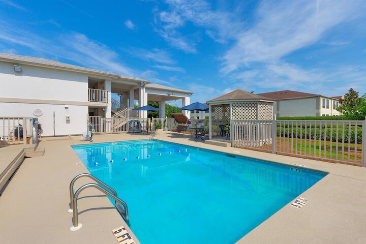 Pool 6 of 29