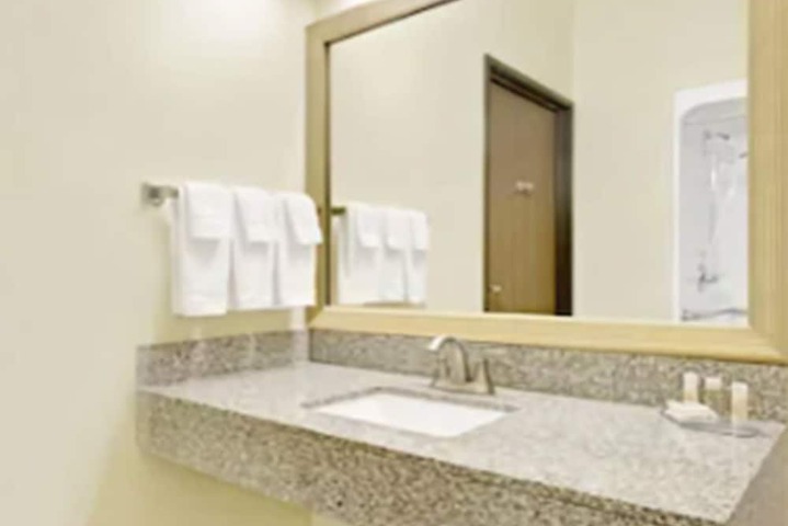 Days Inn by Wyndham Collinsville / St. Louis
