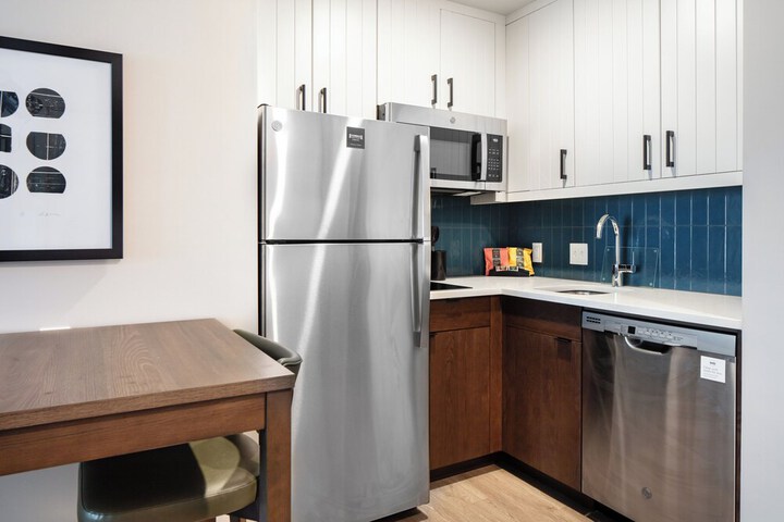 Staybridge Suites Iowa City Coralville by IHG