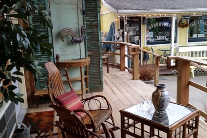 The Iris Garden Downtown Cottages and Suites