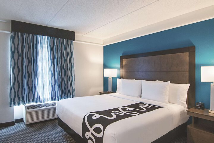 Room 30 of 49