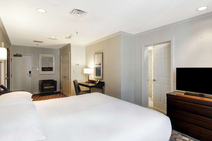 DoubleTree by Hilton Hotel Toronto Downtown
