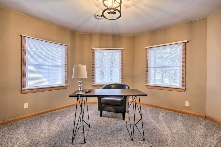 Lakefront Minocqua Getaway: Dock Game Room!