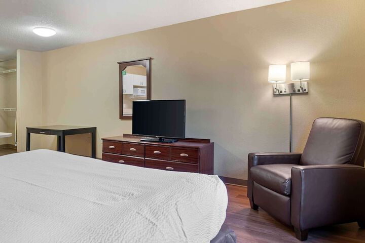 Room 9 of 29