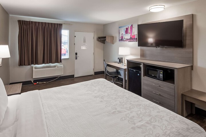 Room 15 of 23