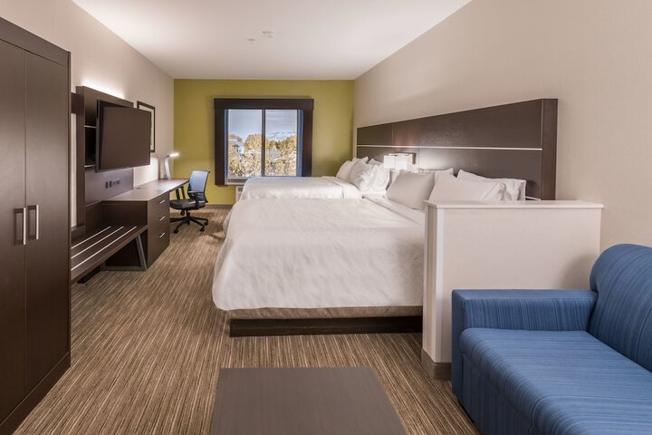 Room 11 of 26
