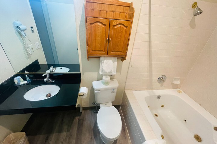 Room 17 of 49