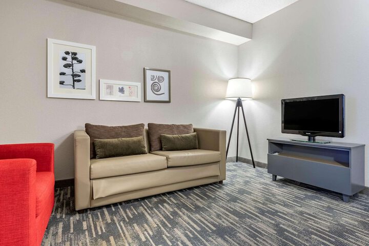 Room 8 of 24