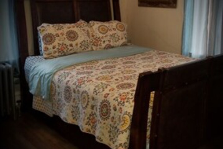 Hatfield McCoy House Inn