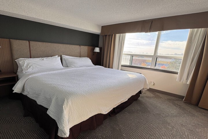 Room 21 of 34