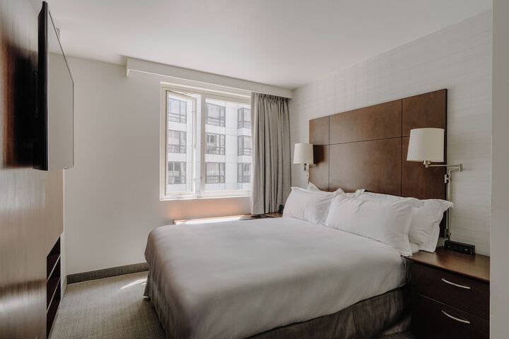 Room 35 of 61