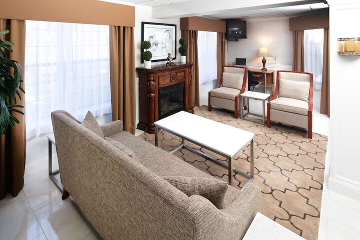Red Lion Inn & Suites Auburn