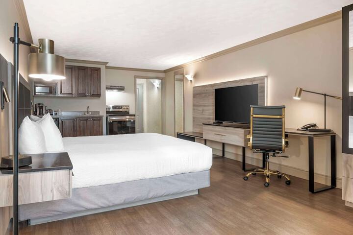 Room 17 of 49