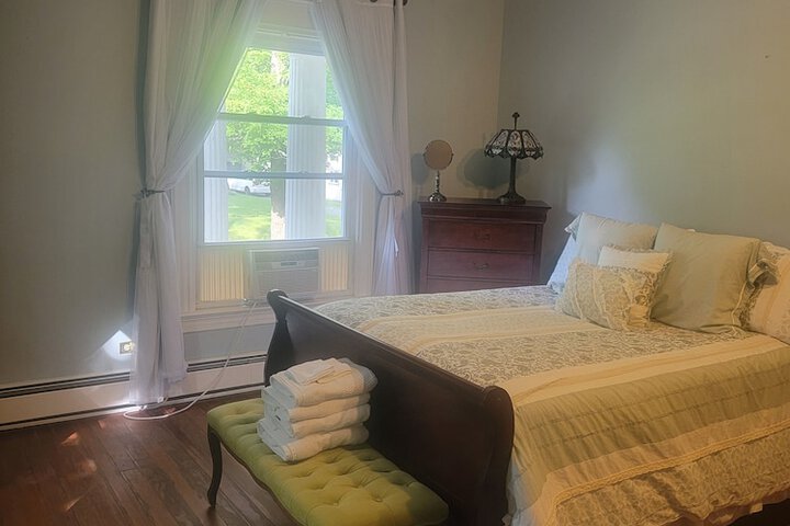 Room 9 of 28