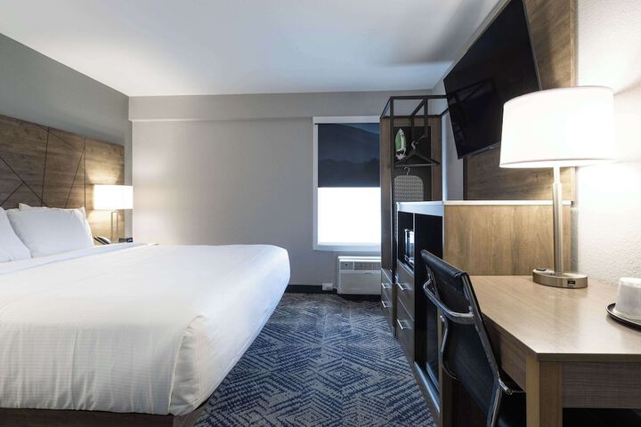 Room 20 of 37