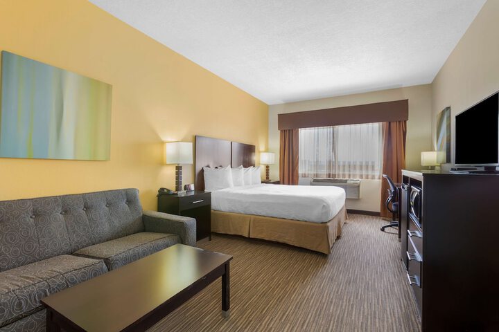 Best Western Plus The Four Corners Inn