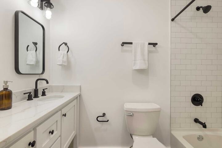 Lumie by Avantstay 5BR Ranch w / Firepit + Patio