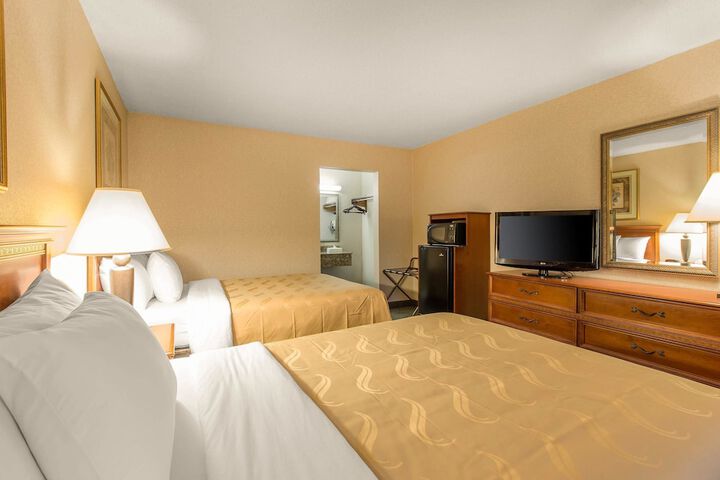 Room 9 of 32