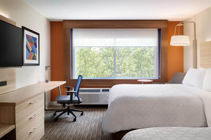 Holiday Inn Express & Suites Waxahachie by IHG
