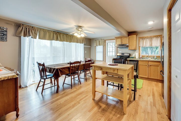 Salem Vacation Home w / Dock: Steps to Paddock Lake