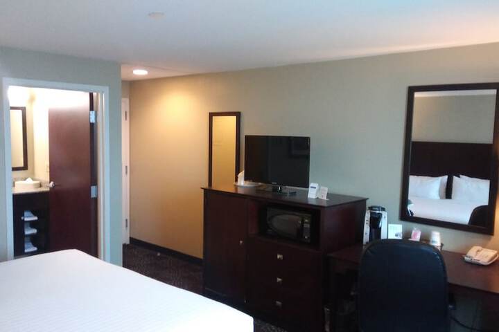 Room 27 of 69