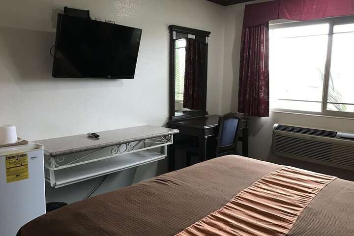 Room 10 of 46