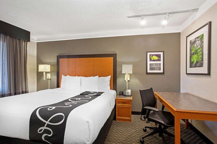 Room 11 of 35