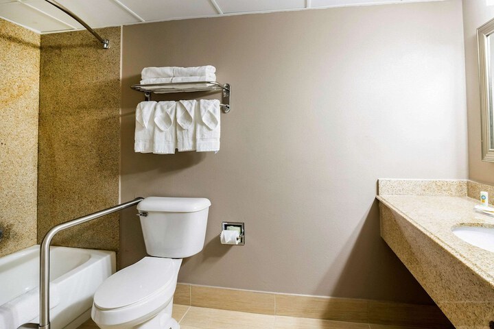 Room 20 of 33