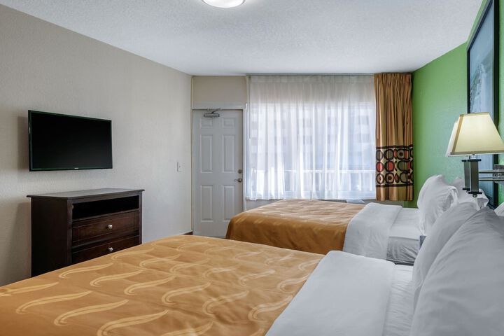 Room 18 of 40