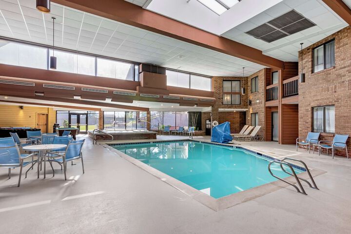 Best Western Plus Landmark Inn